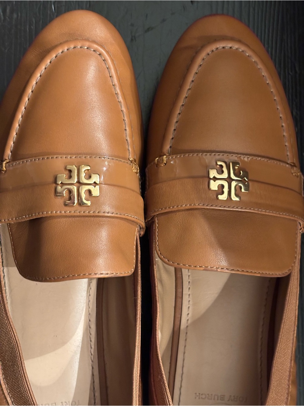 Tory Burch Leather Loafers Tan Brown Gold Logo Slip On Flats 7